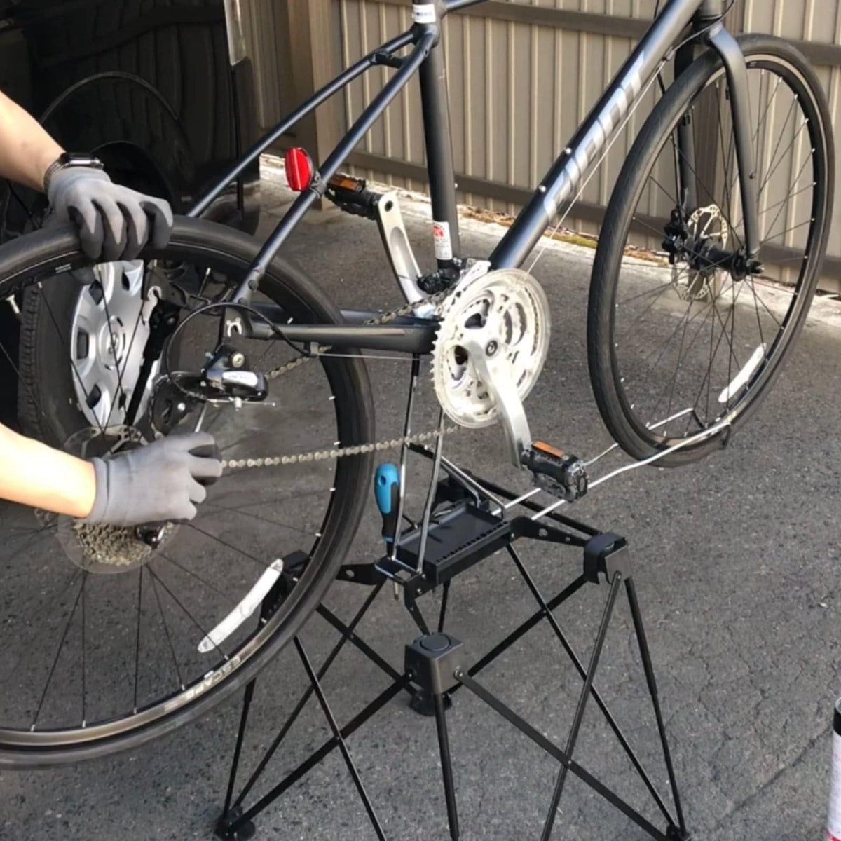 iWA2 PRO maintenance & display bike stand - Black